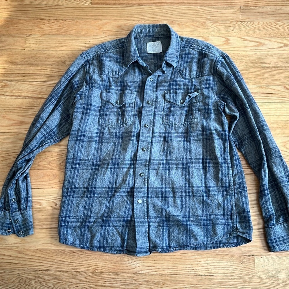 Ariat button down‎ flannel shirt